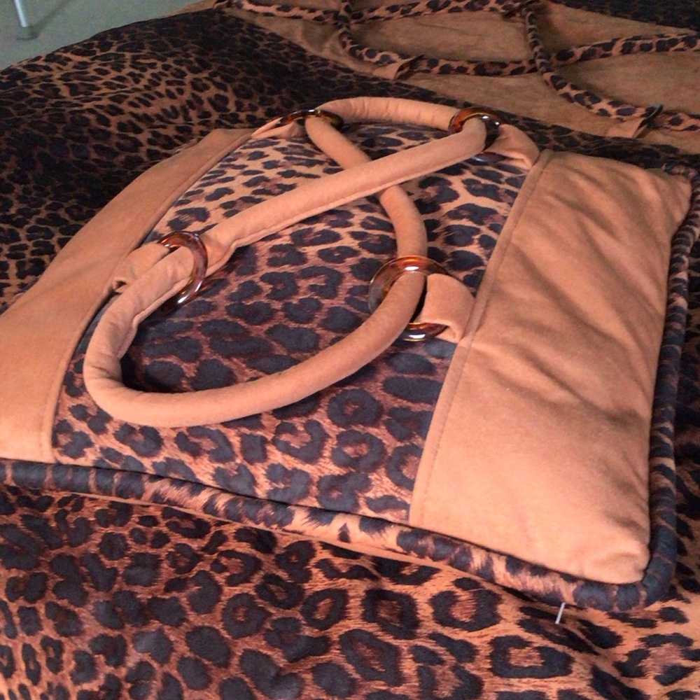 New Queen Leopard Print Bedding Set